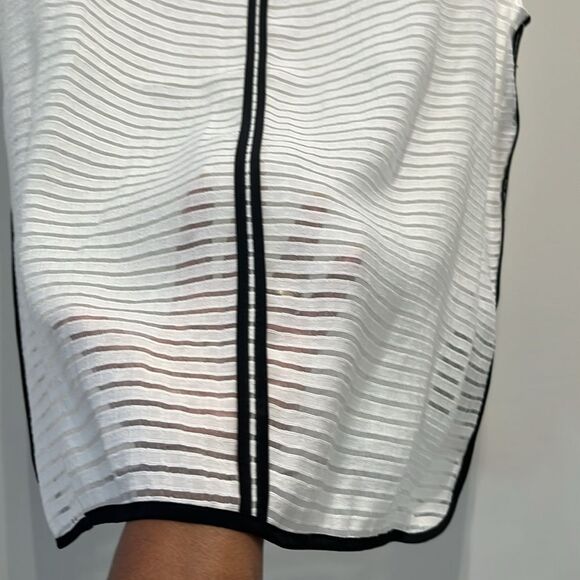 Tommy Hilfiger blouse   - Picture 4 of 9